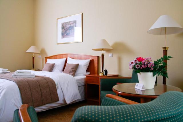 Номер Комфорт, Fründts