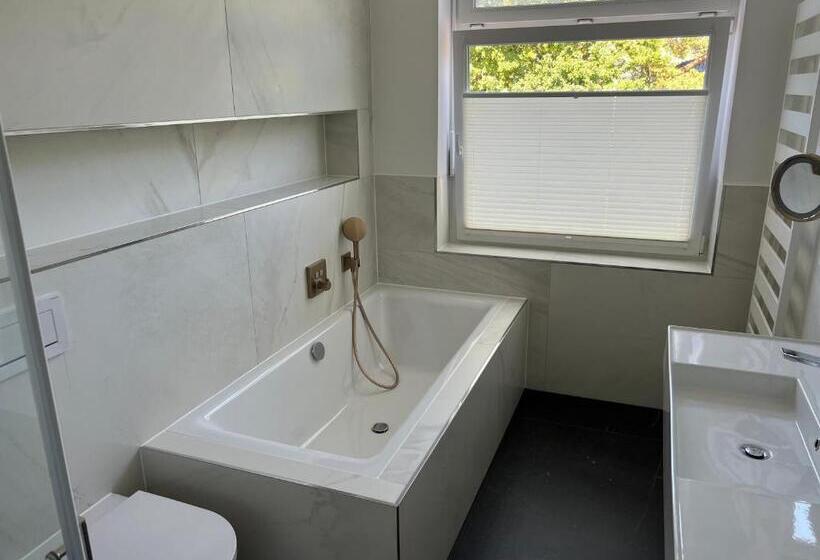 דירת שני חדרים עם מרפת, Leuchtturm