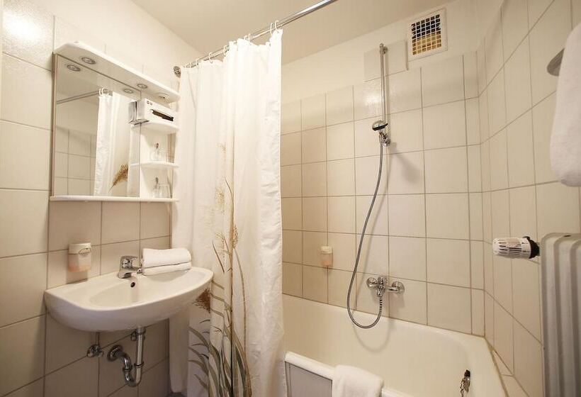 스탠다드 트리플 룸, Lüttje Burg