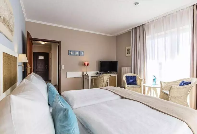 Standardzimmer mit seitlichem Meerblick, Mein Strandhaus Hotel, Restaurant & Schwimmbad
