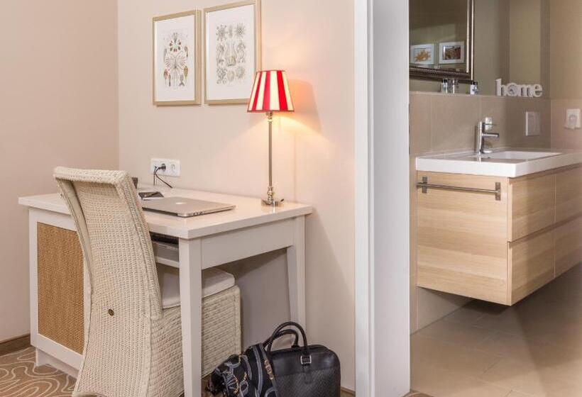 Номер Стандарт с Балконом, Mein Strandhaus Hotel, Restaurant & Schwimmbad