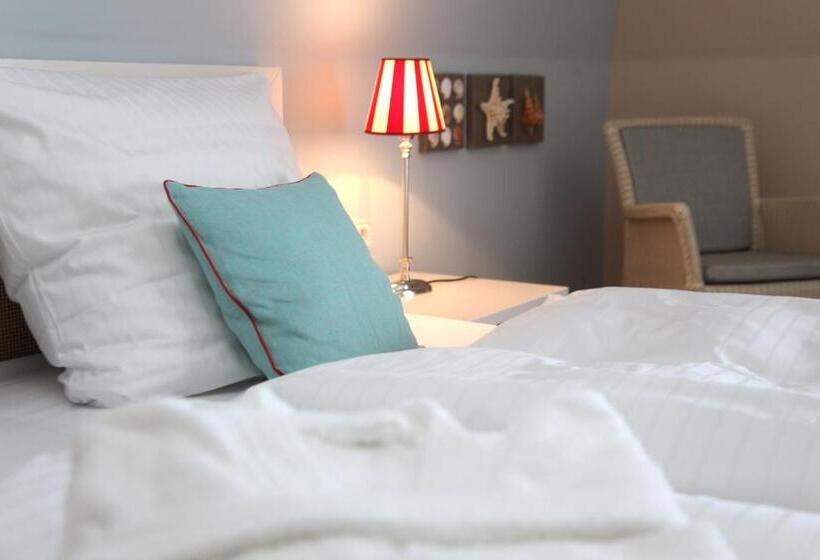 Номер Стандарт с Балконом, Mein Strandhaus Hotel, Restaurant & Schwimmbad