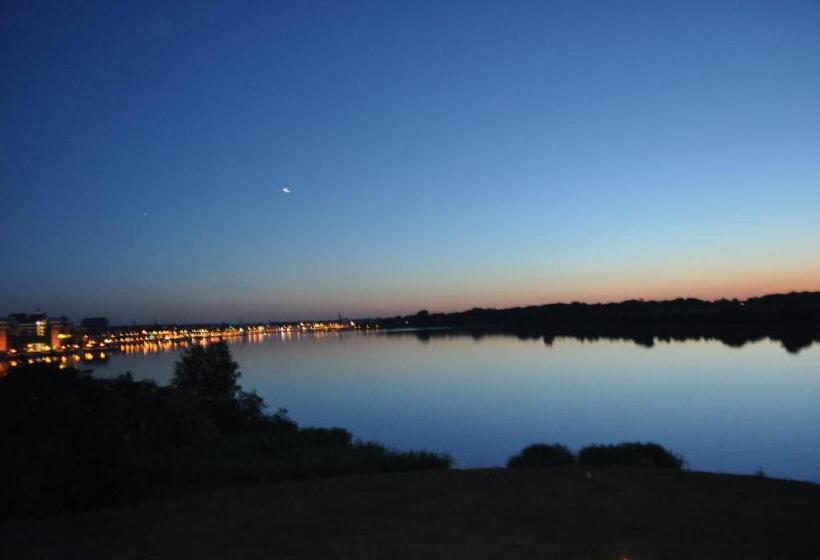 דירת חדר סופריור, Warnow