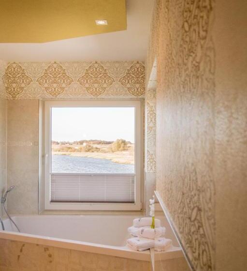 דירת חדר סופריור, Warnow