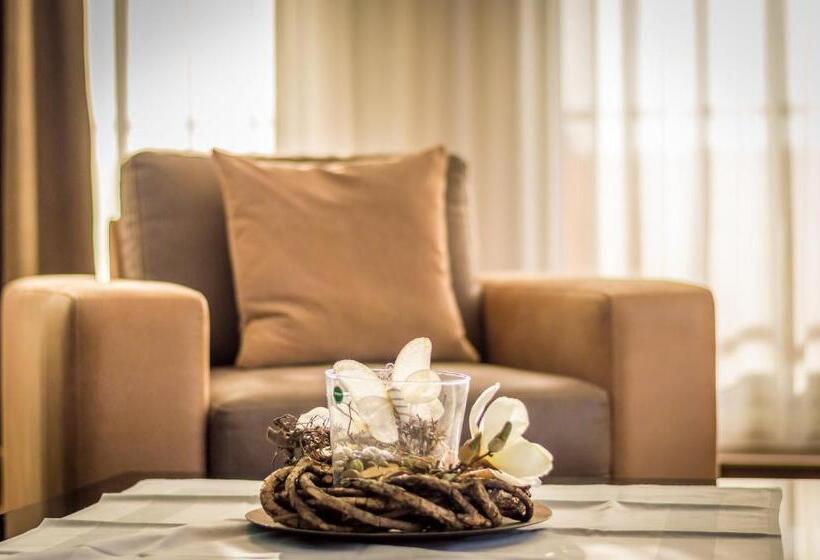 דירת חדר סופריור, Warnow