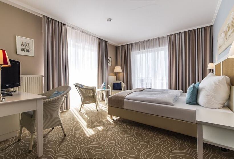Standardzimmer mit seitlichem Meerblick, Mein Strandhaus   Hotel, Restaurant & Schwimmbad