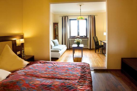 غرفة عائلية, Haus Krone