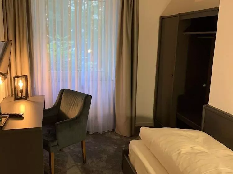 Standard Single Room, Waldhotel Riesebusch