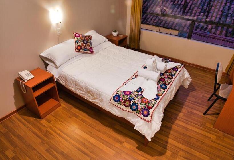 Quarto Triplo Estandar, Rituales Inn   Terminal Terrestre