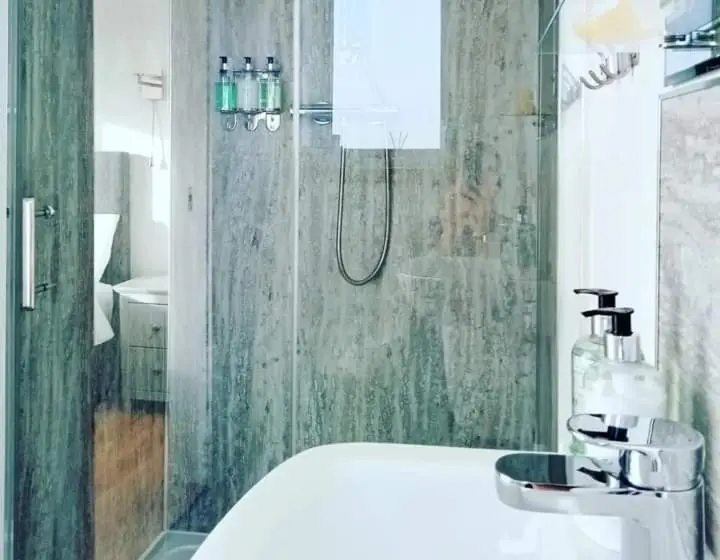 オーシャンビュースタンダードルーム, Flotnar Hús Ensuite Rooms