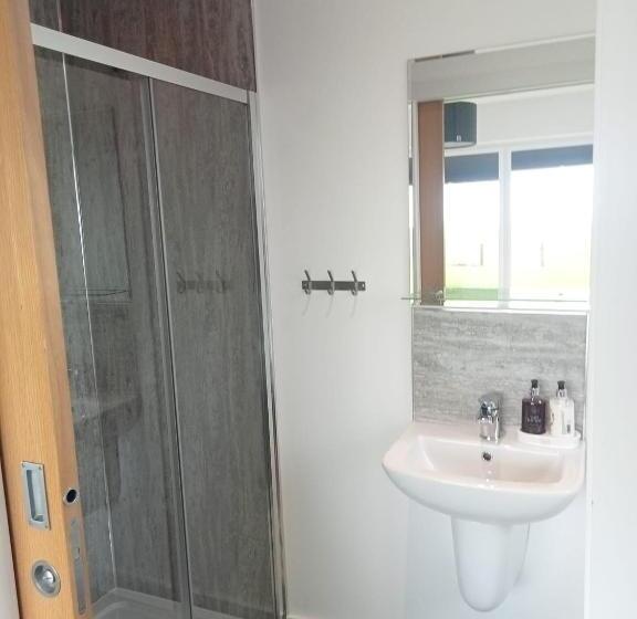 غرفة قياسية مطلّة علي البحر, Flotnar Hús   Ensuite Rooms