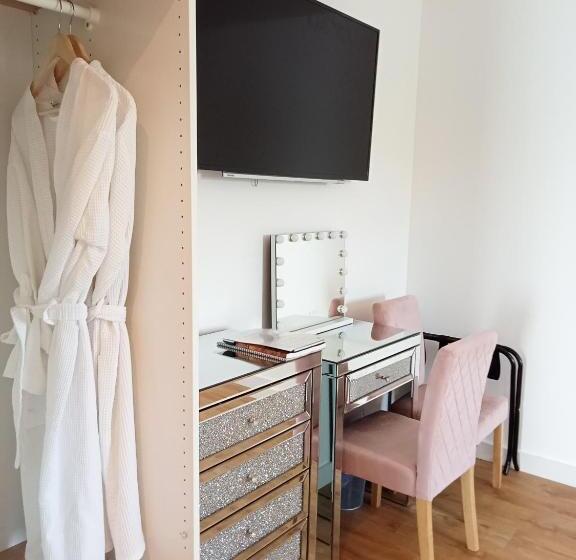 غرفة قياسية, Flotnar Hús   Ensuite Rooms