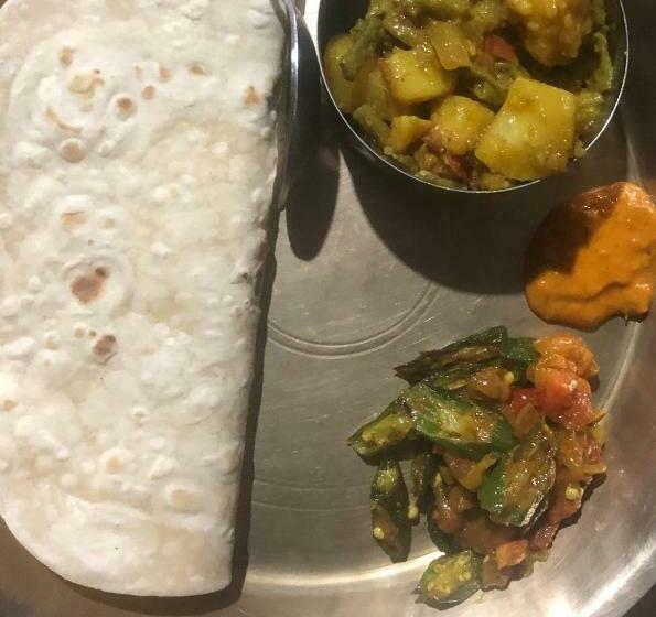 اتاق استاندارد سه نفره, Tara Guesthouse   Sauraha,chitwan