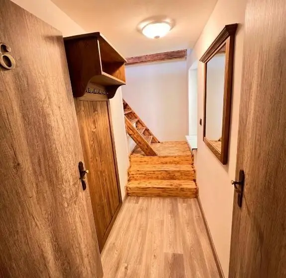 スタンダード4人部屋, Pension Pod Skalou