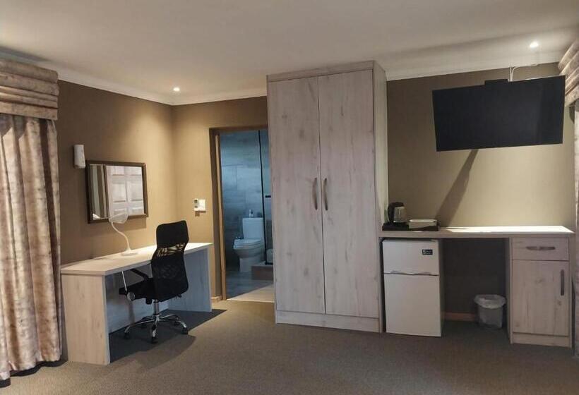 デラックススイート, Mourice Lodge