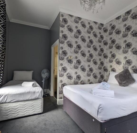 三人经典房间, Blue Keys Hotel Southampton