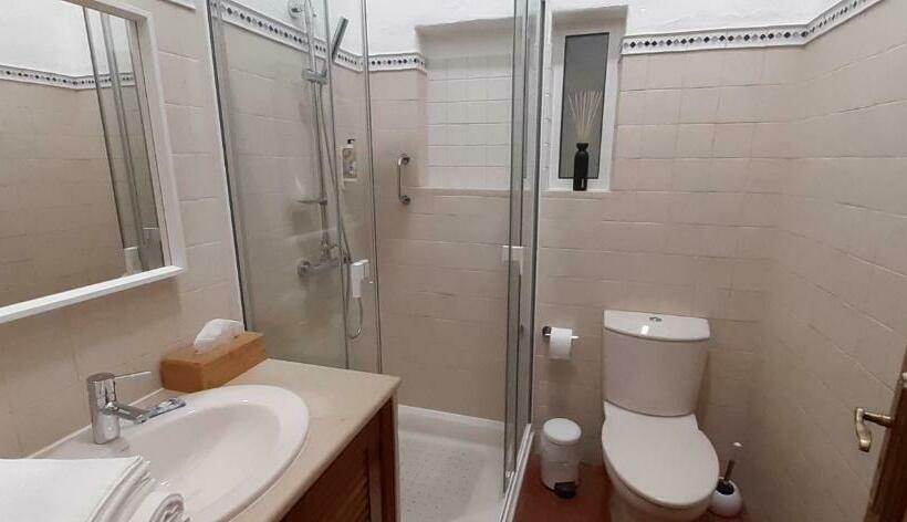 Номер Стандарт Вид на Сад, Aprahouseloule Guesthouse