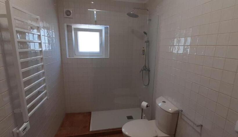 غرفة قياسية مطلّة علي الحديقة, Aprahouseloule Guesthouse