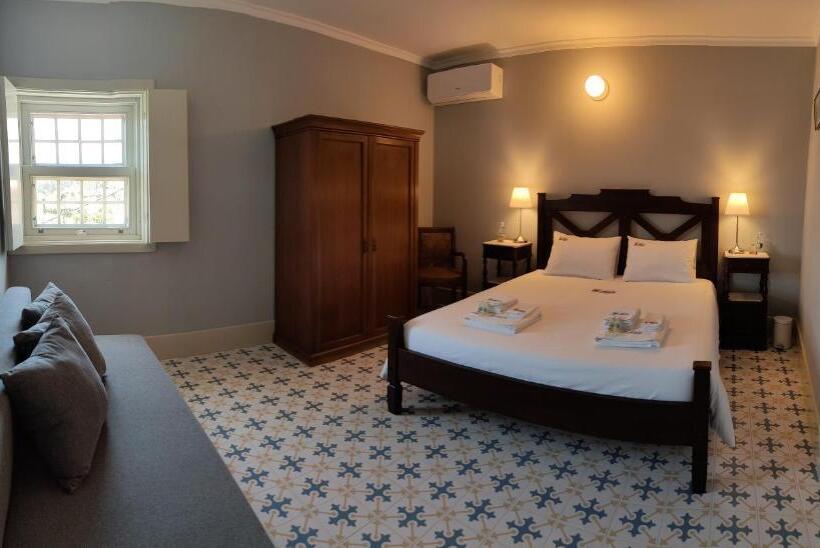 스탠다드 4인용 룸 공용 욕실, Vila Nazaré