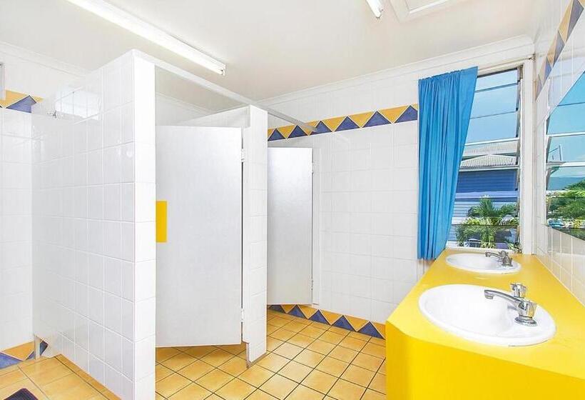 Номер Стандарт Совместная Ванная, Caravella Backpackers