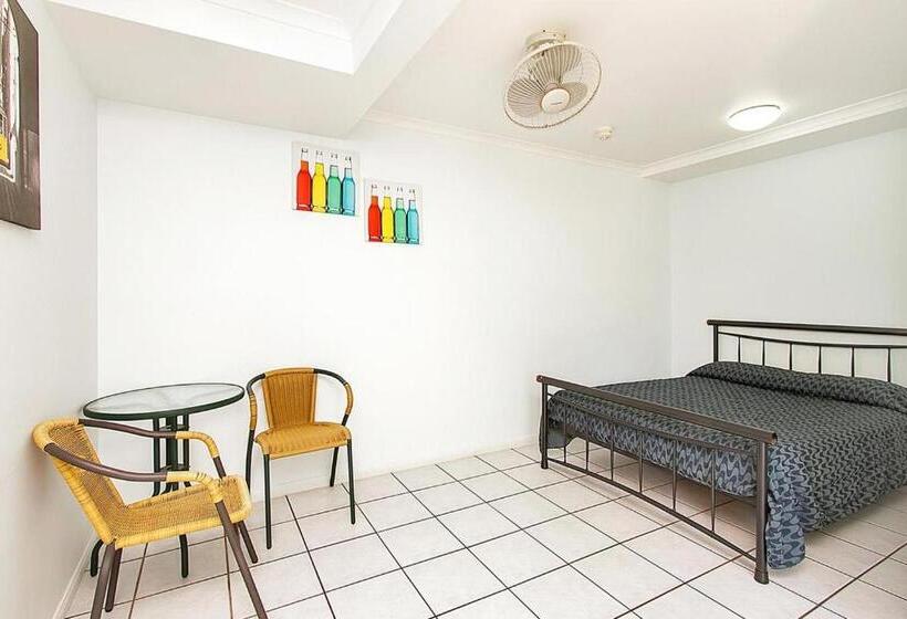 Номер Стандарт, Caravella Backpackers