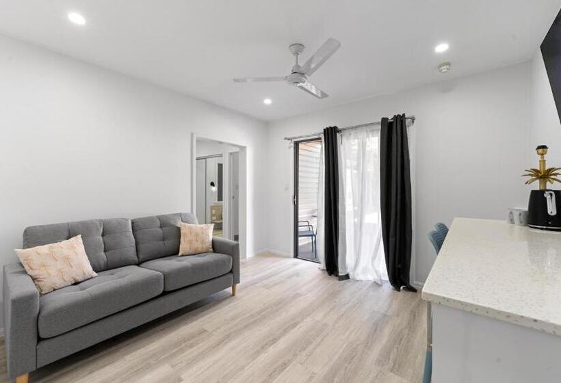 Апартаменты Deluxe 1 Спальня, Caravella Backpackers