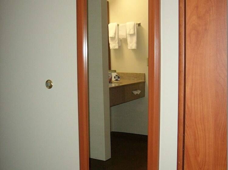 إستوديو سوبيريور, Americinn By Wyndham Thief River Falls