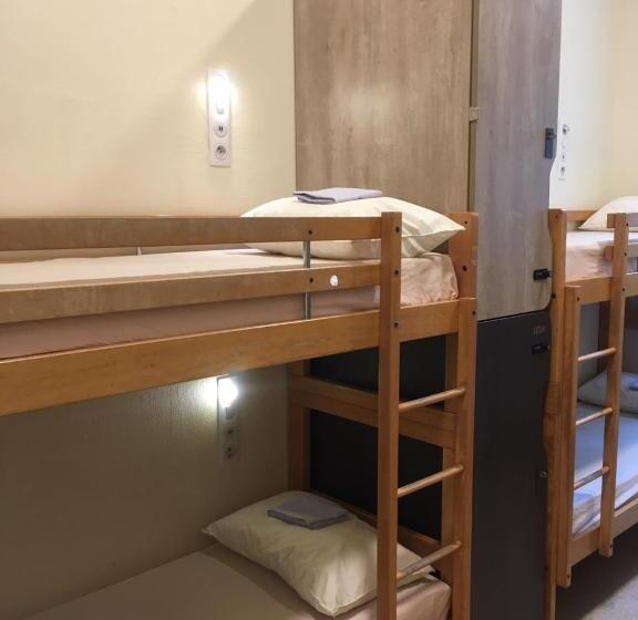 غرفة قياسية رباعية, Auberge De Jeunesse Hi Marseille Bois Luzy
