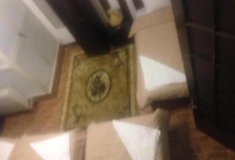 اتاق استاندارد چهار تخته, Cecilia Hostel