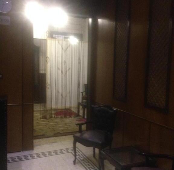 تختخواب در اتاق مشترک, Cecilia Hostel