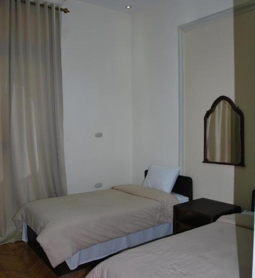 تختخواب در اتاق مشترک, Cecilia Hostel