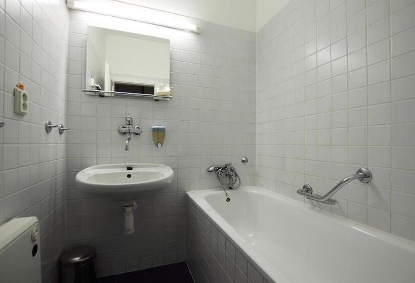 غرفة قياسية رباعية, Itvv