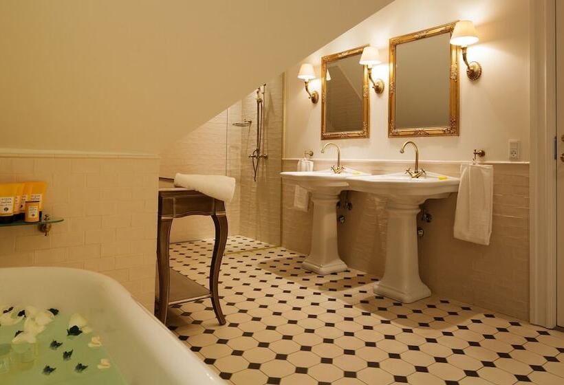 سوییت جونیور, Kokkedal Slot Copenhagen