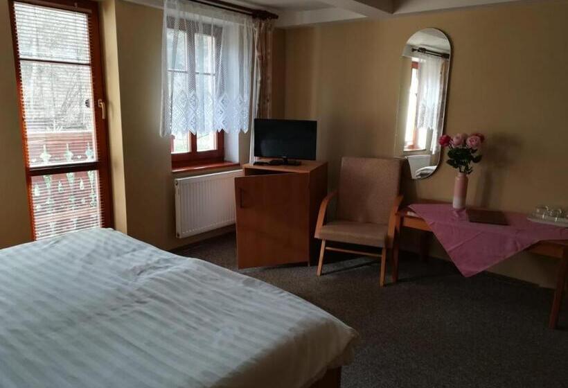 标准三人间, Kralicek