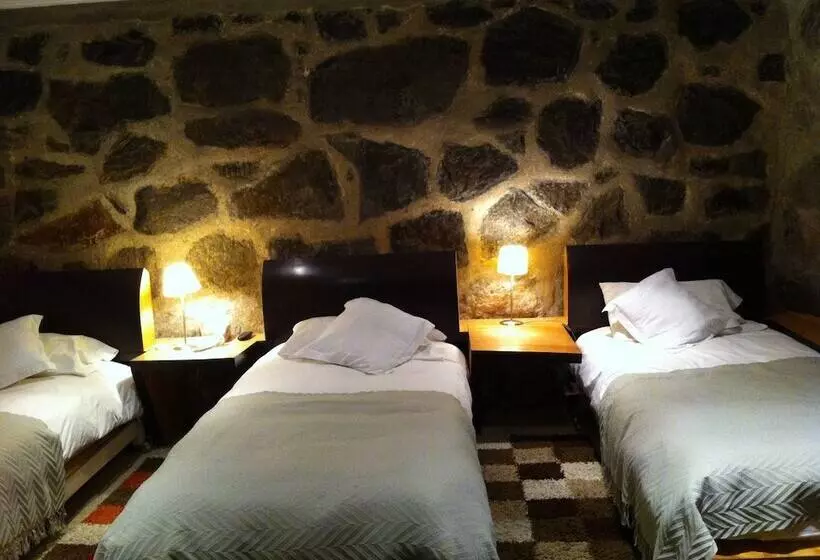 Economy Triple Room, Latitud 33 Sur