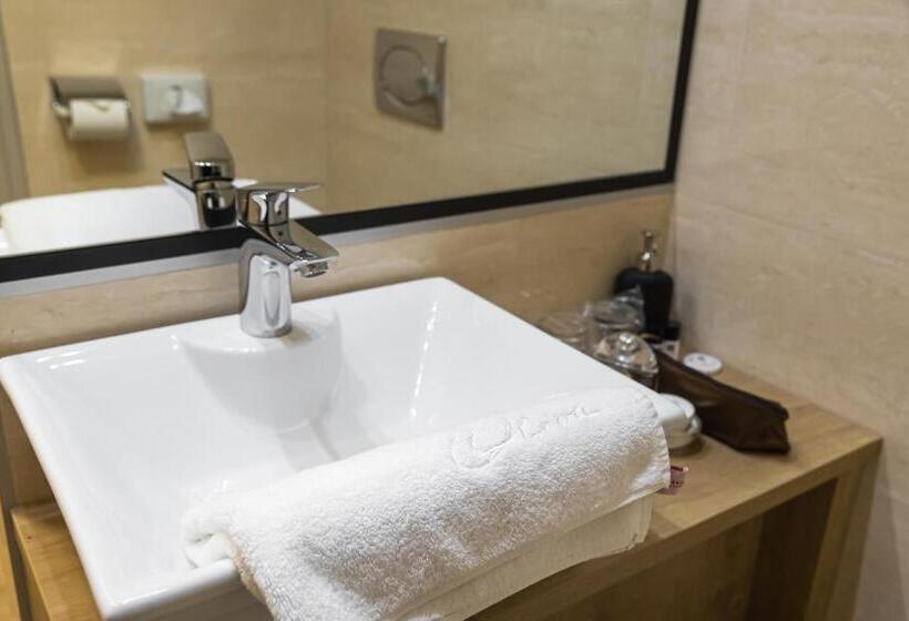 غرفة ديلوكس, Oliva