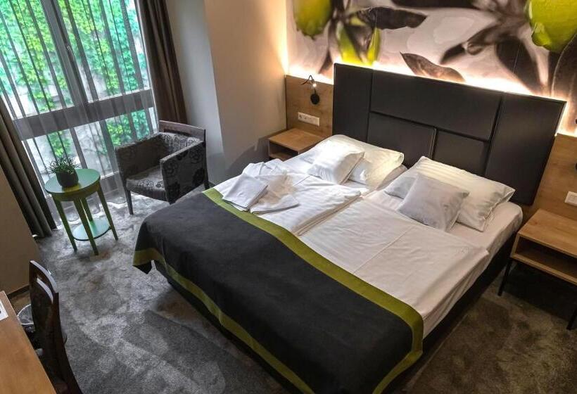 غرفة ديلوكس, Oliva