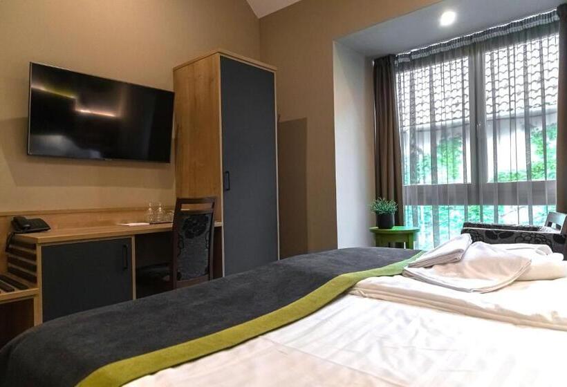 غرفة ديلوكس, Oliva