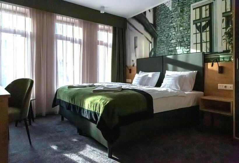 غرفة قياسية, Oliva