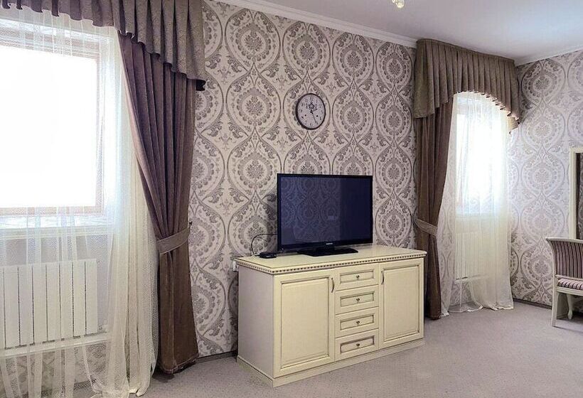 סוויטת ג'וניור, Praga