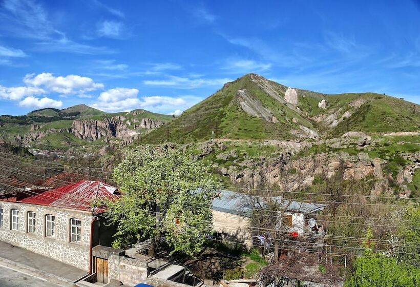 اتاق استاندارد سه نفره, Lara Hotel