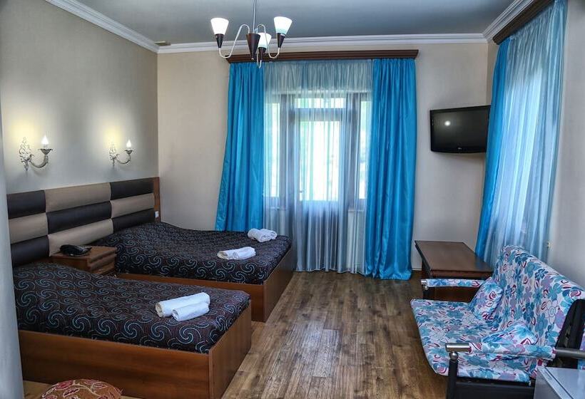 اتاق استاندارد سه نفره, Lara Hotel