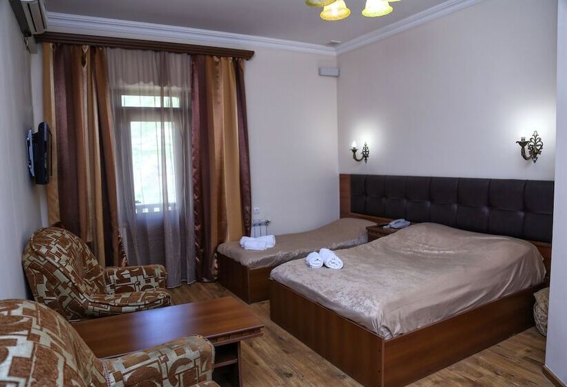 اتاق استاندارد سه نفره, Lara Hotel