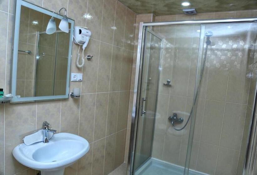 اتاق استاندارد یک نفره, Lara Hotel