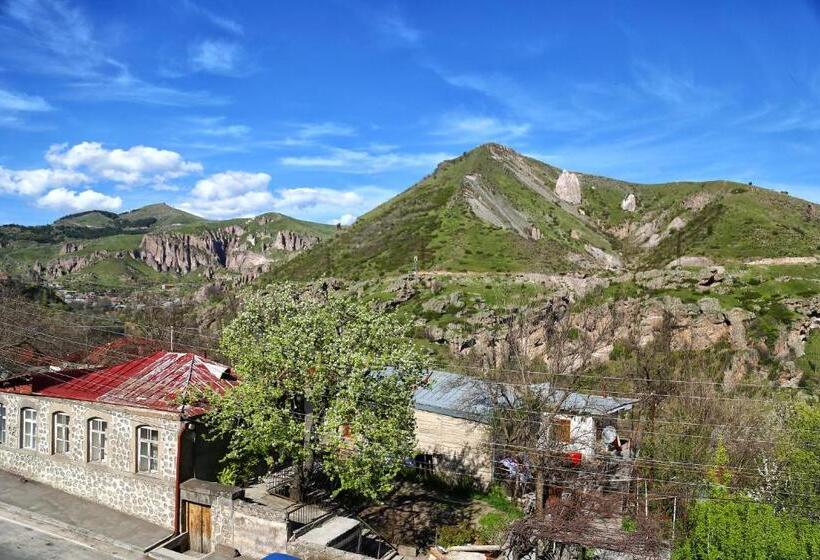 اتاق استاندارد سه نفره, Lara Hotel