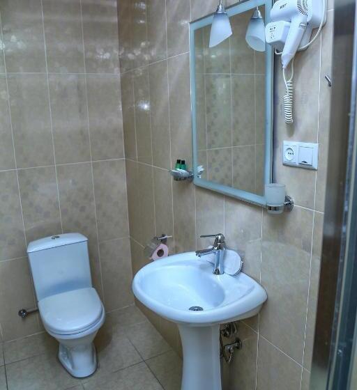 اتاق استاندارد سه نفره, Lara Hotel