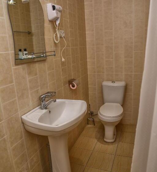 اتاق استاندارد سه نفره, Lara Hotel