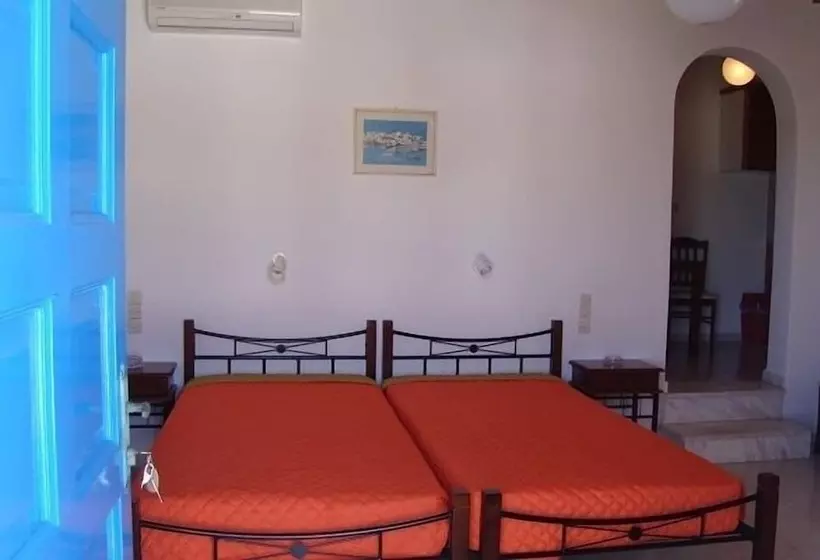 استودیوی استاندارد, Marina Blue Ornos