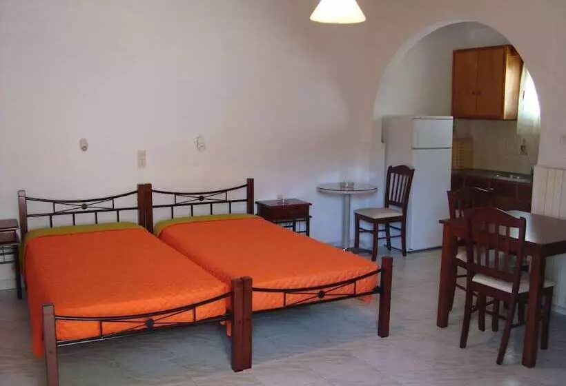استودیوی استاندارد, Marina Blue Ornos