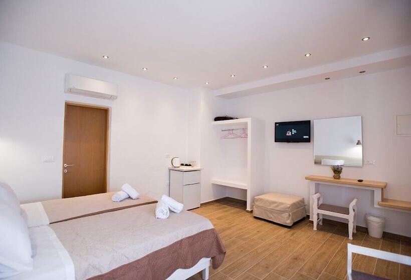 スタンダードルーム, Marina Blue Ornos